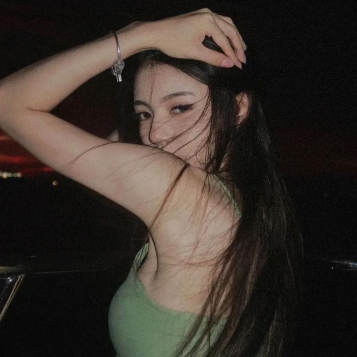 提剑映桃花